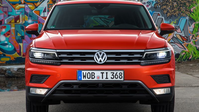 Volkswagen Tiguan, crossover, orange (horizontal)