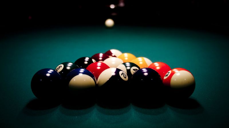 billard balls (horizontal)