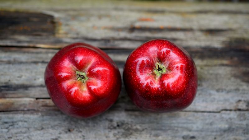 apples, 4k (horizontal)