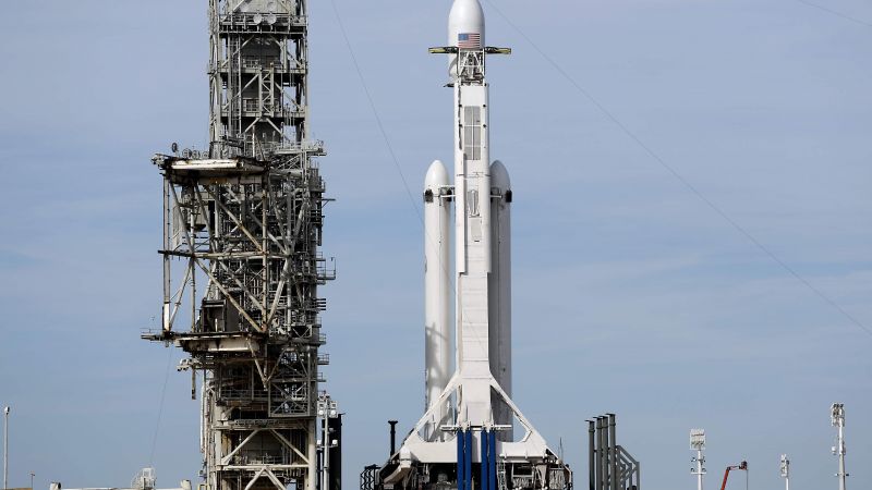 Falcon Heavy, Space X, Launching (horizontal)