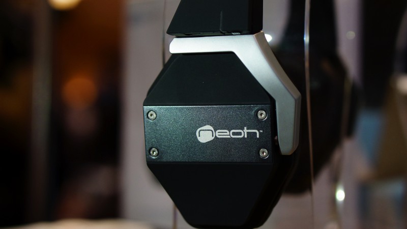 Neoh Headphones, Hi-Tech News 2015, Head Tracking Headphones, 3D sound, Hi-Fi sound quality, motion detector headphones (horizontal)