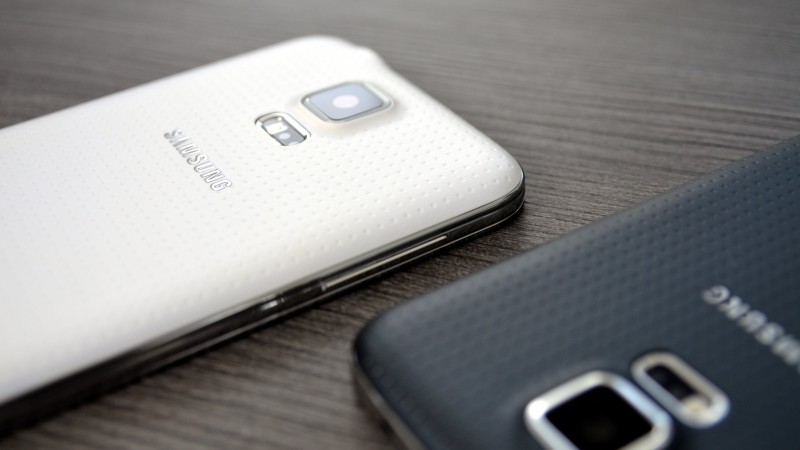 Samsung GALAXY S5, Samsung Galaxy Models, smartphone review, back camera (horizontal)