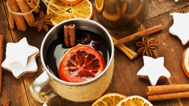 mulled, drink, alcohol, wine, wine, spices, cinnamon, anise, fruit, orange (horizontal)