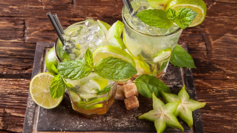 mahito, drink, cocktail, ice, sugar, fruit, lime, carambola, mint, lemon (horizontal)