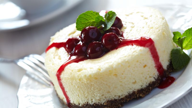 Cheesecake, cherry, jam, mint (horizontal)