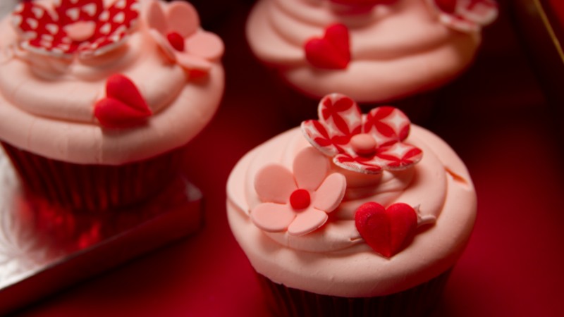 muffins, hearts, flowers (horizontal)