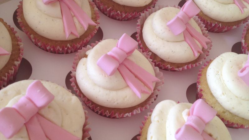 Cupcakes, cream, bow, pink (horizontal)