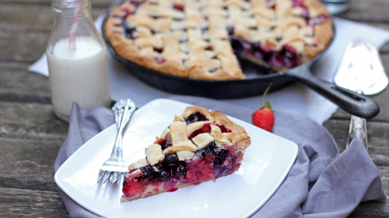 pie, blueberries, milk (horizontal)