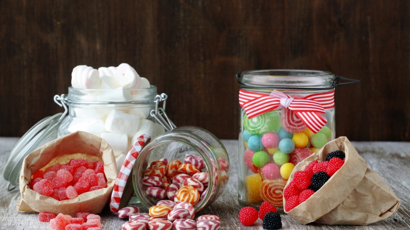 candy, marmellou, jellies, blackberries (horizontal)