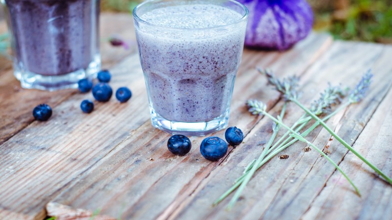 smoothie, blueberries, lavender (horizontal)