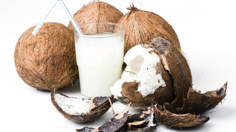 coconut milk (horizontal)