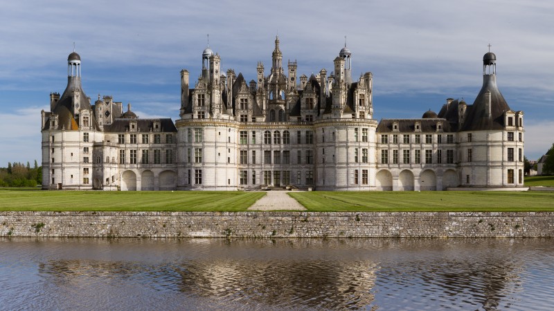 Chambord, France, Loir-et-Cher Chambord, Chateau, Castle, travel, vacation, lake, sea, water, green grass, landscape (horizontal)