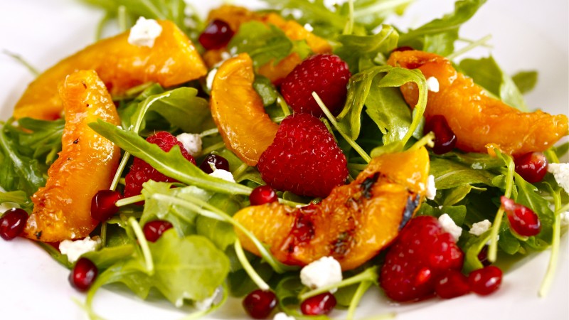 arugula, pomegranates, raspberries, nectarines caramelized, recipe, cooking (horizontal)