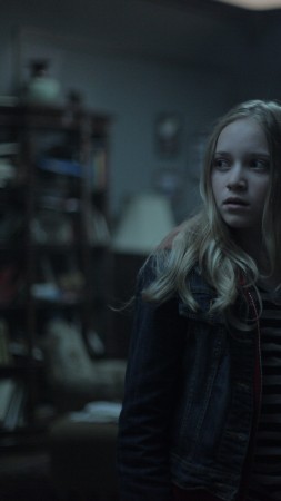 Amityville: The Awakening, Mckenna Grace, 4k (vertical)