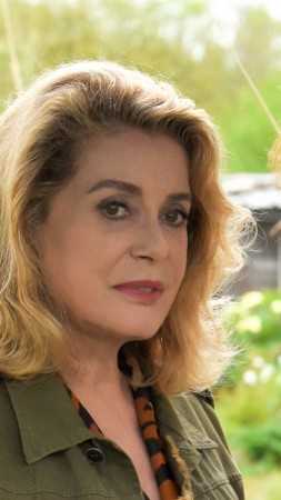 Sage femme, Catherine Deneuve, Catherine Frot, 4k (vertical)