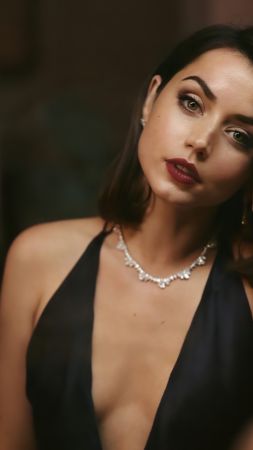 Ana De Armas, No Time to Die, 4K (vertical)