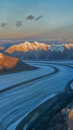 Saint Elias Mountains, Kaskawulsh Glacier, Kluane National Park, Yukon, Canada, winter, snow, ice, 5K (vertical)