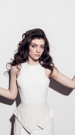 Lorde, Most Popular Celebs in 2015, grammys, singer, songwriter, white (vertical)