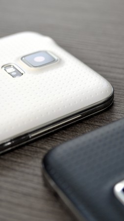 Samsung GALAXY S5, Samsung Galaxy Models, smartphone review, back camera (vertical)