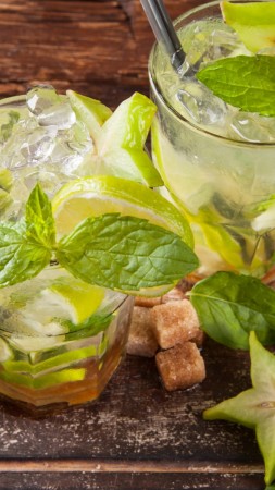 mahito, drink, cocktail, ice, sugar, fruit, lime, carambola, mint, lemon (vertical)