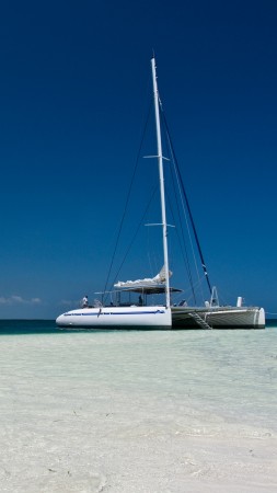 Caribbean sea, 5k, 4k wallpaper, Cayo Blanco Island, Cuba, boat, shore, sky (vertical)