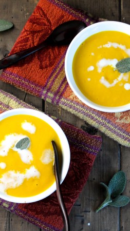 puree soup, cream, cream, pumpkin (vertical)