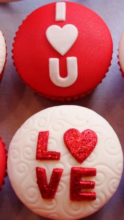 Valentine's Day, cupcake, cake, heart, love (vertical)