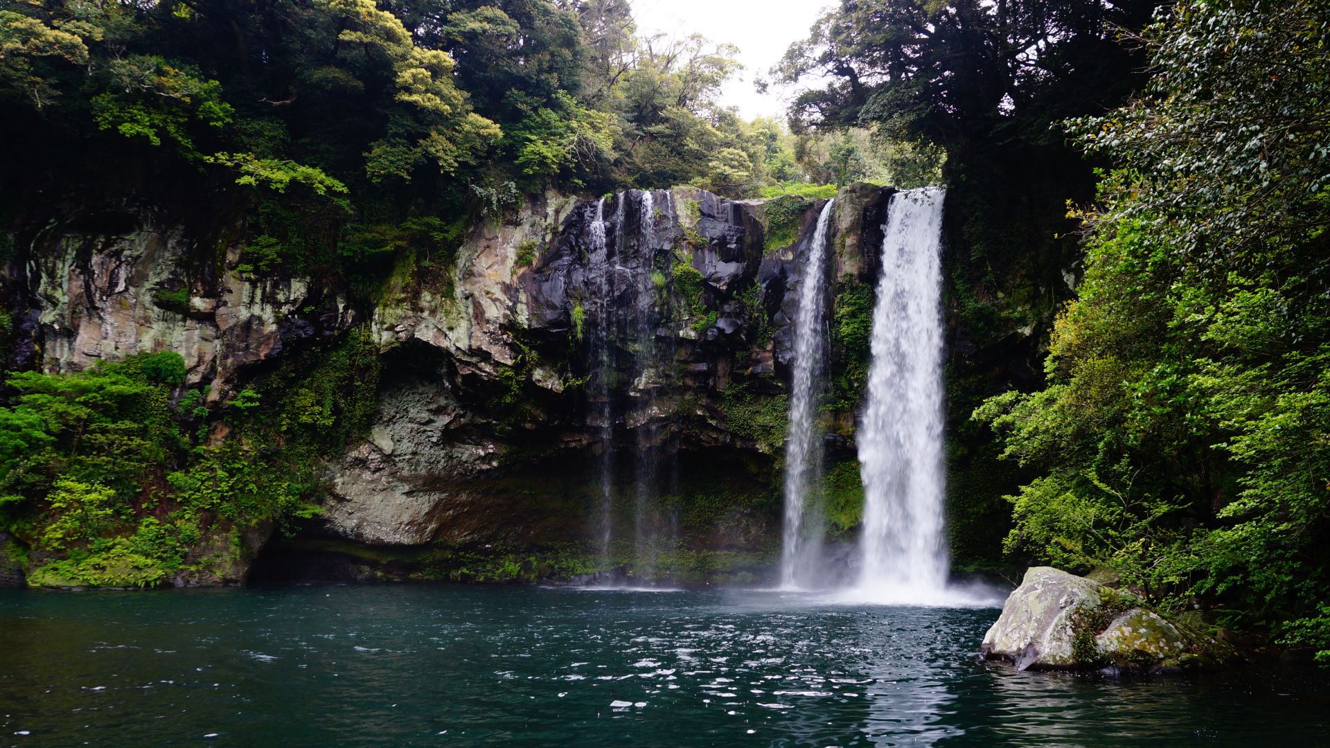 Jeju Island, Cheonjiyeon, Waterfall, 5K (horizontal)