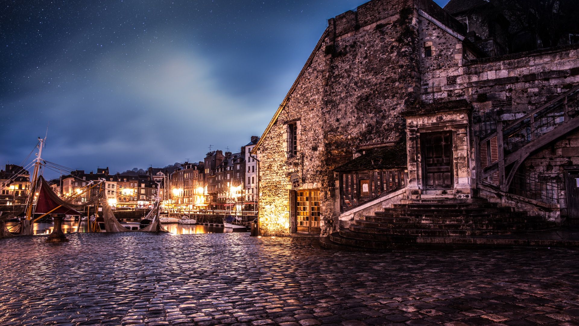 Honfleur, France, travel, tourism, booking (horizontal)