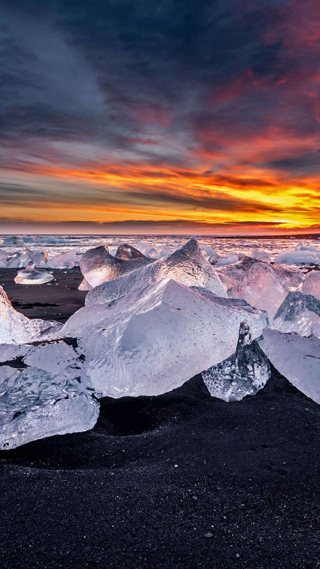 Gletschersee Jökulsárlón, Island, ice, snow, winter, 4K (vertical)