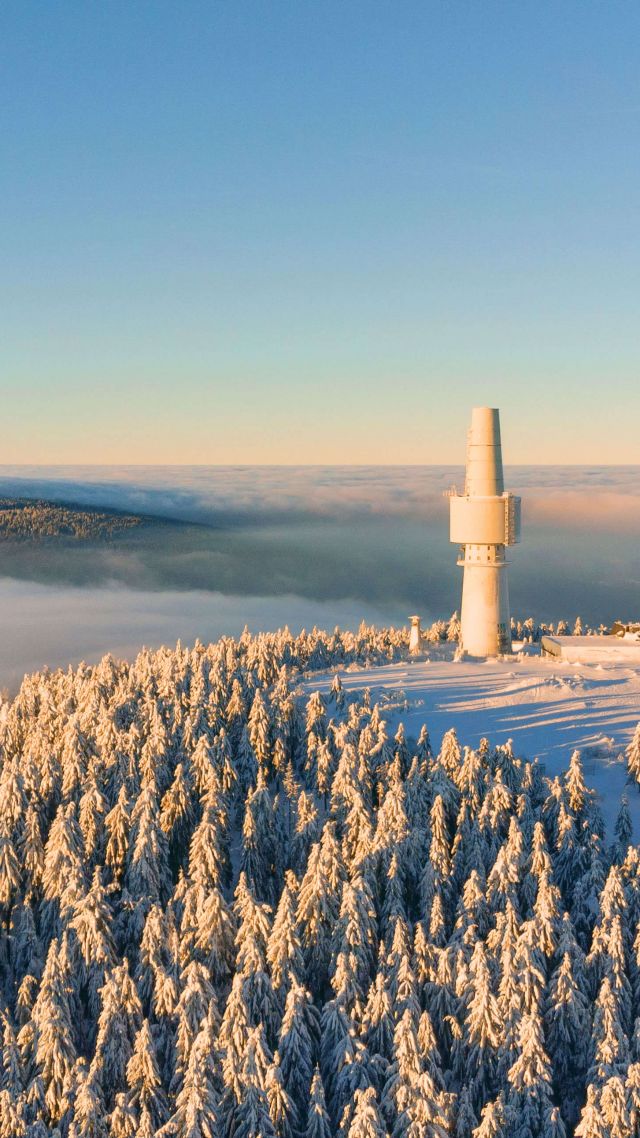 Sonnenaufgang, Fichtelgebirge, Bayern, 4K (vertical)