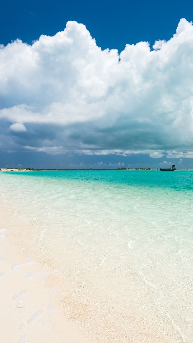 Grace Bay, Providenciales, Turks and Caicos, Travellers Choice Awards 2016 (vertical)